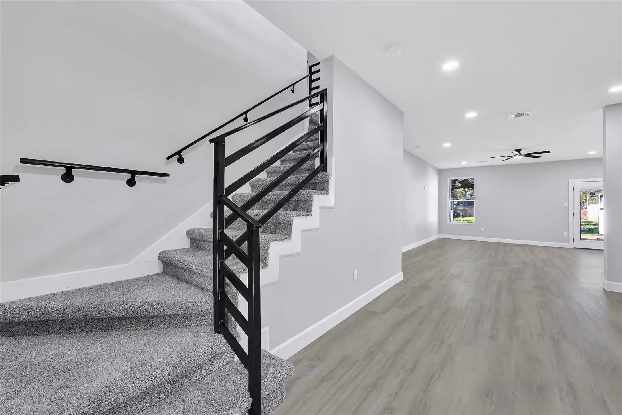 Photo 6 of 9026 Lawncliff Lane, Houston, TX