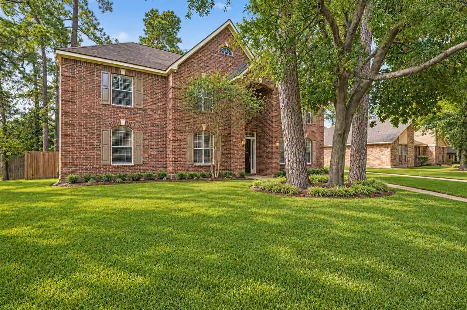 Photo of 111 Pine Manor Drive, Conroe, TX 77385