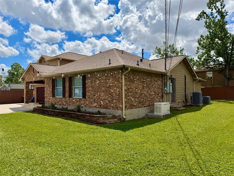 Photo 2 of 14110 Brownsville Street, Houston, TX