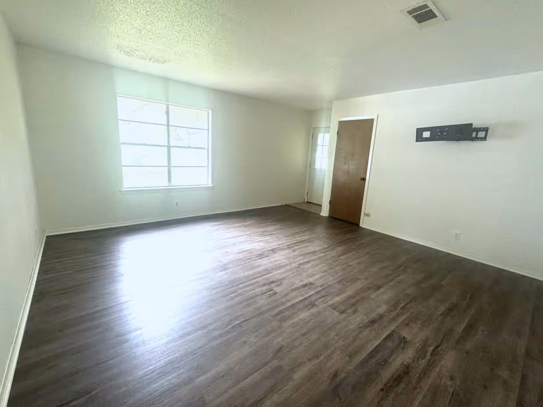 Photo 4 of 706 University Avenue, Wharton, TX