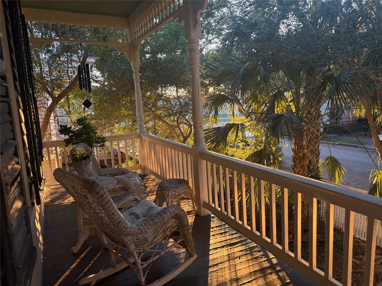 Photo of 2419 Avenue L, Galveston, TX 77550
