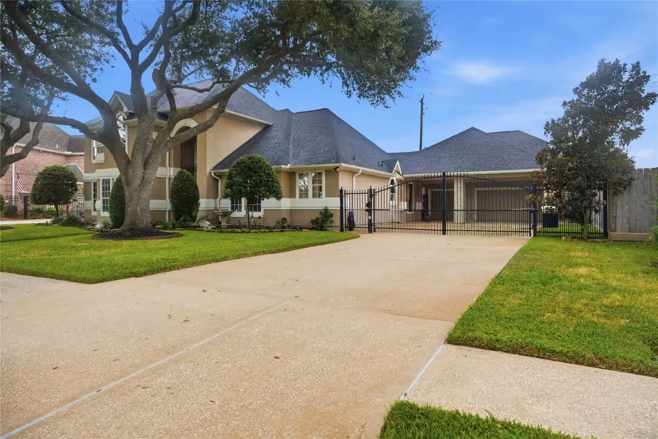 Photo 2 of 4815 Bayfair Street, Pasadena, TX