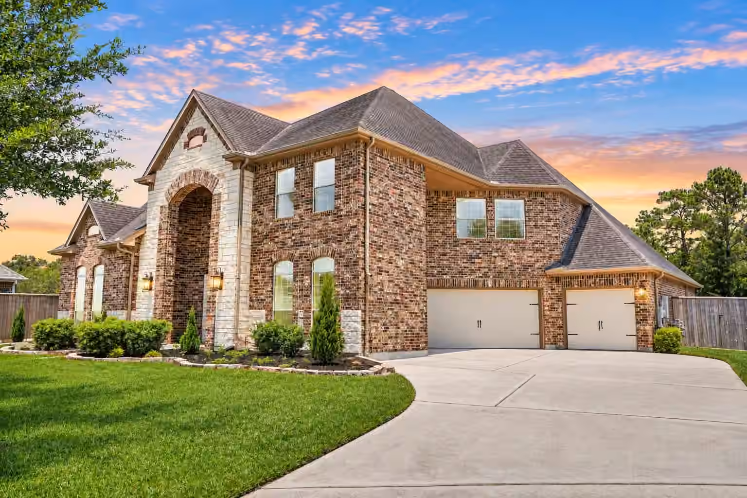 Photo of 405 Old Orchard Drive, Dickinson, TX 77539