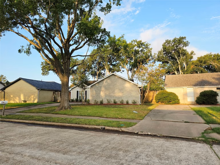 Photo 4 of 6711 Stonewater, Houston, TX