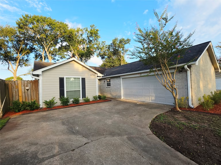 Photo 5 of 6711 Stonewater, Houston, TX