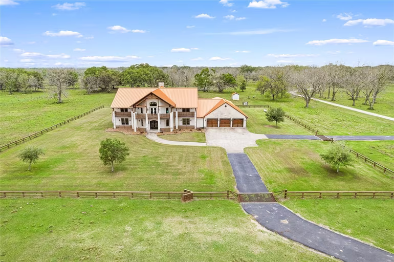 Photo of 9474 E FM 524 E, Sweeny, TX