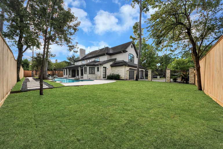 Photo 5 of 12018 Surrey Lane, Bunker Hill Village, TX