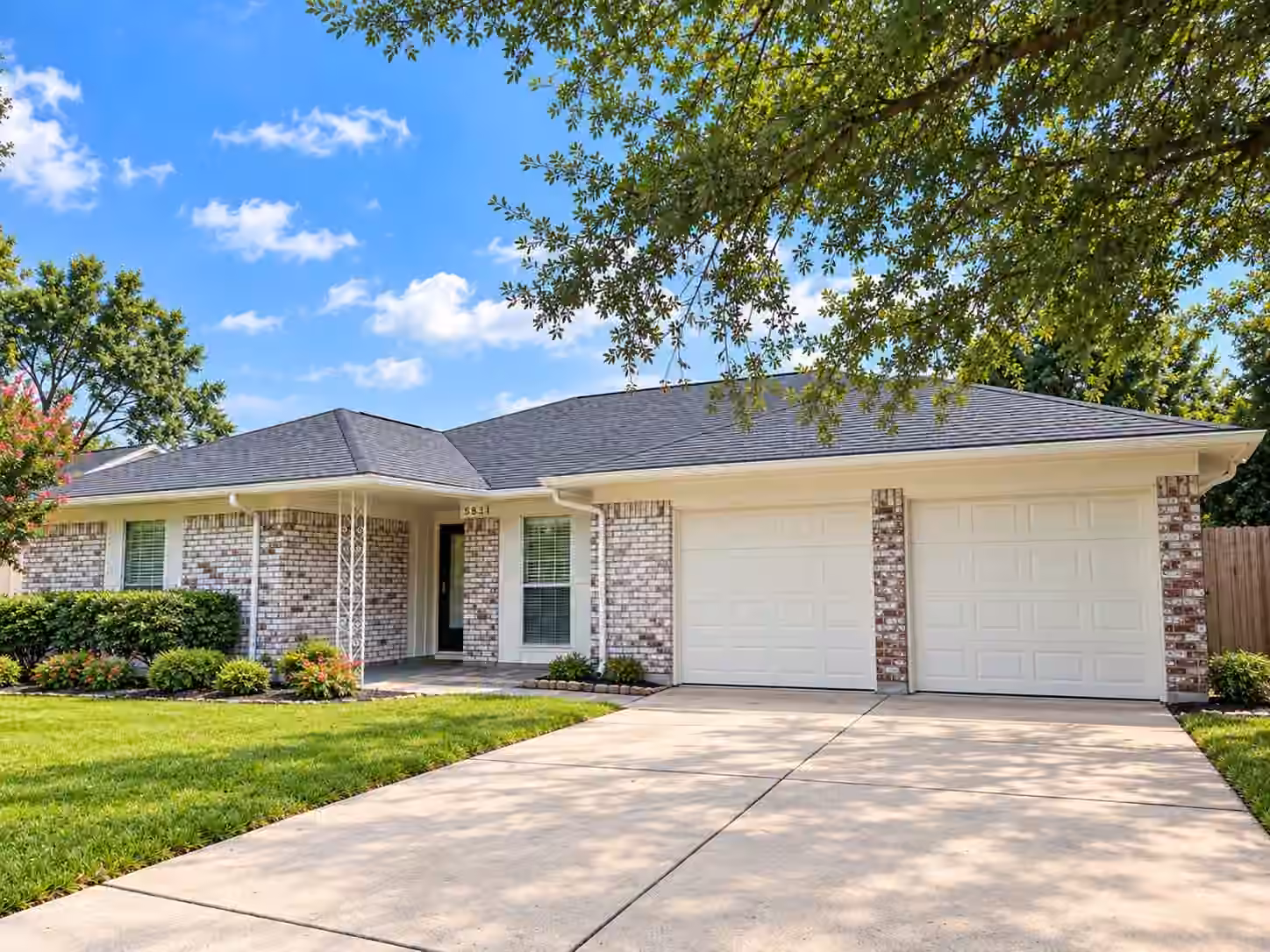 Photo of 8831 Hendon Ln, Houston, TX 77036