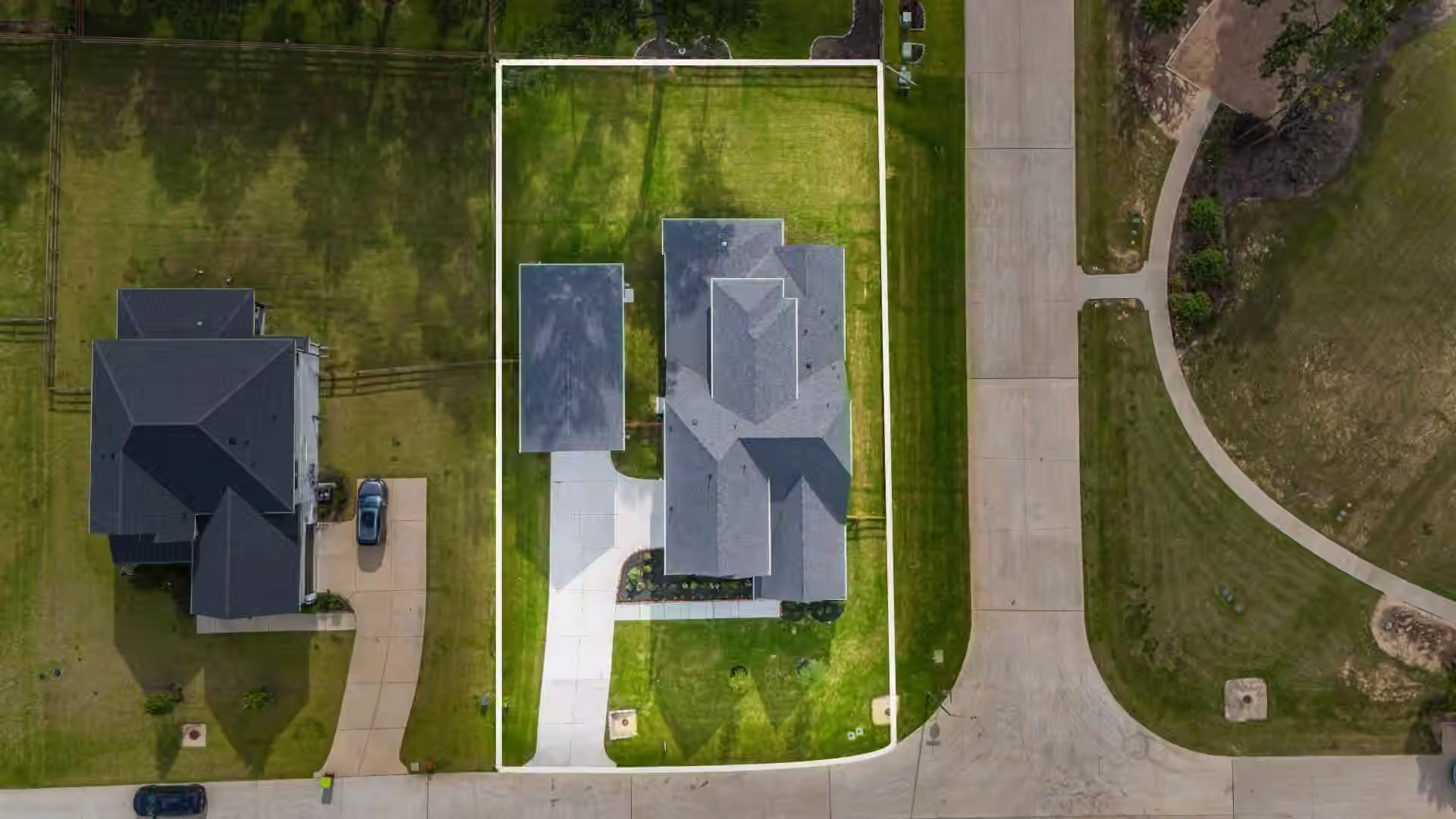 Photo 2 of 551 Black Bronco Road, Magnolia, TX 77354
