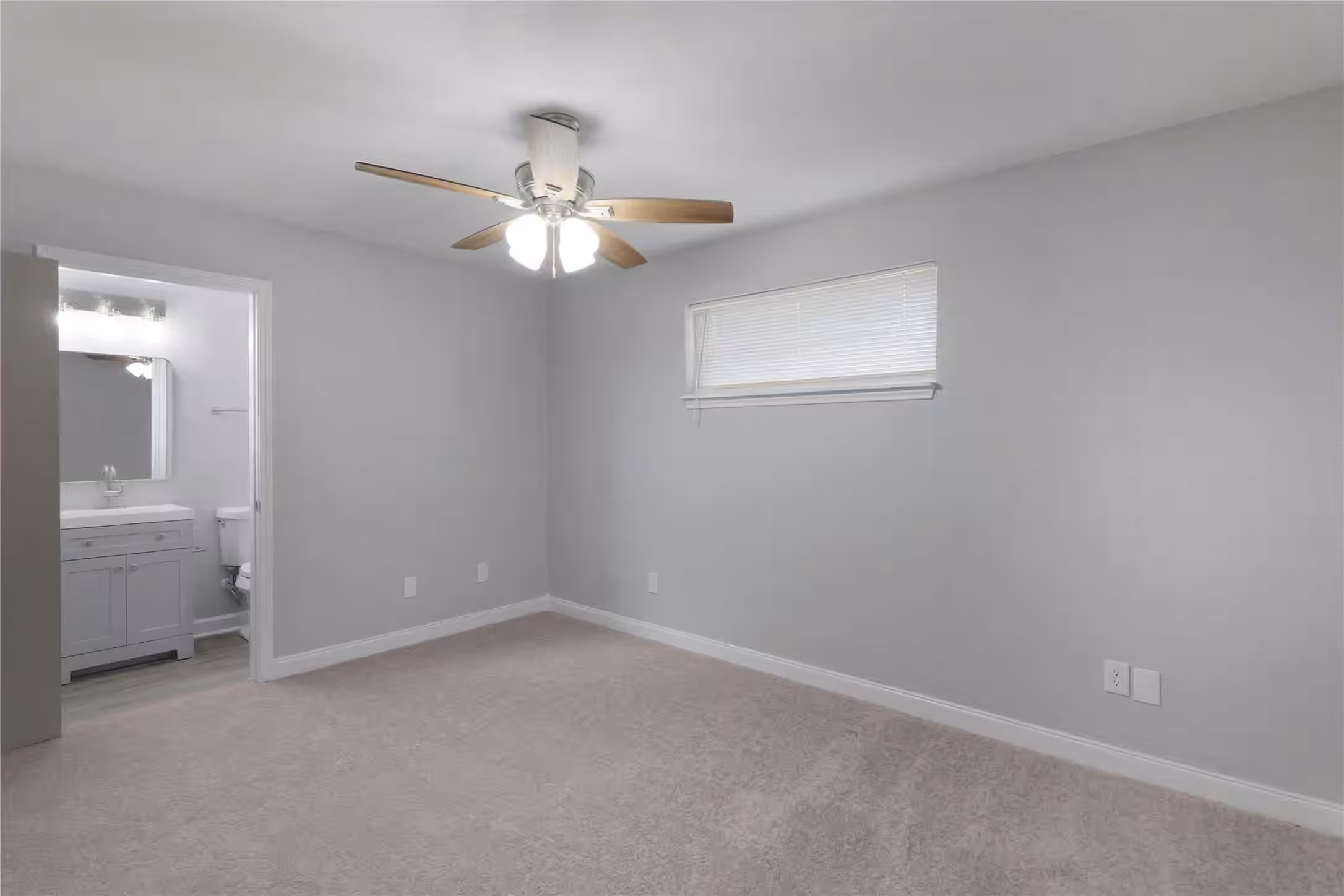 Photo 6 of 9827 Shive Drive, Houston, TX