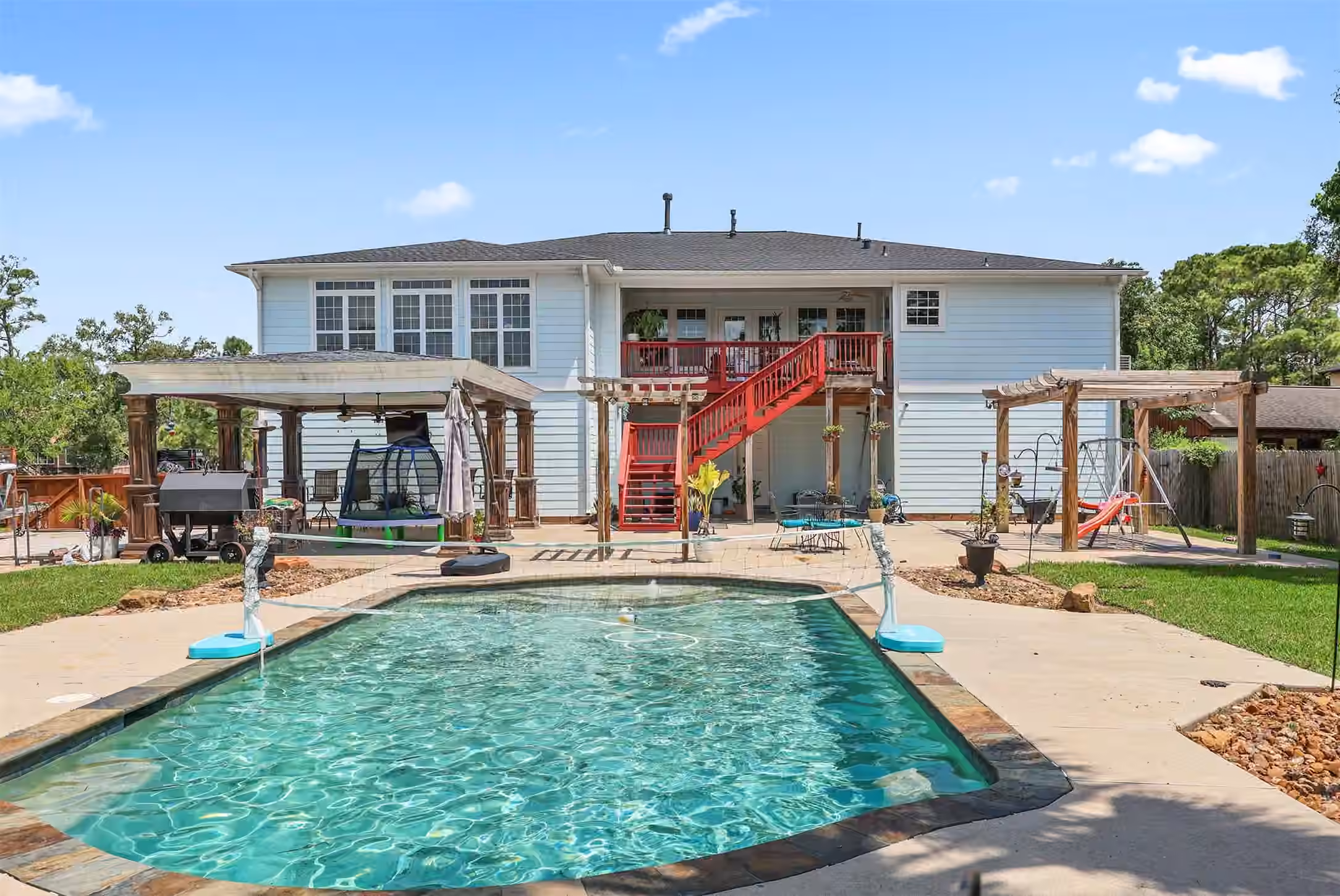 Photo 2 of 1003 S Country Club Drive, La Porte, TX