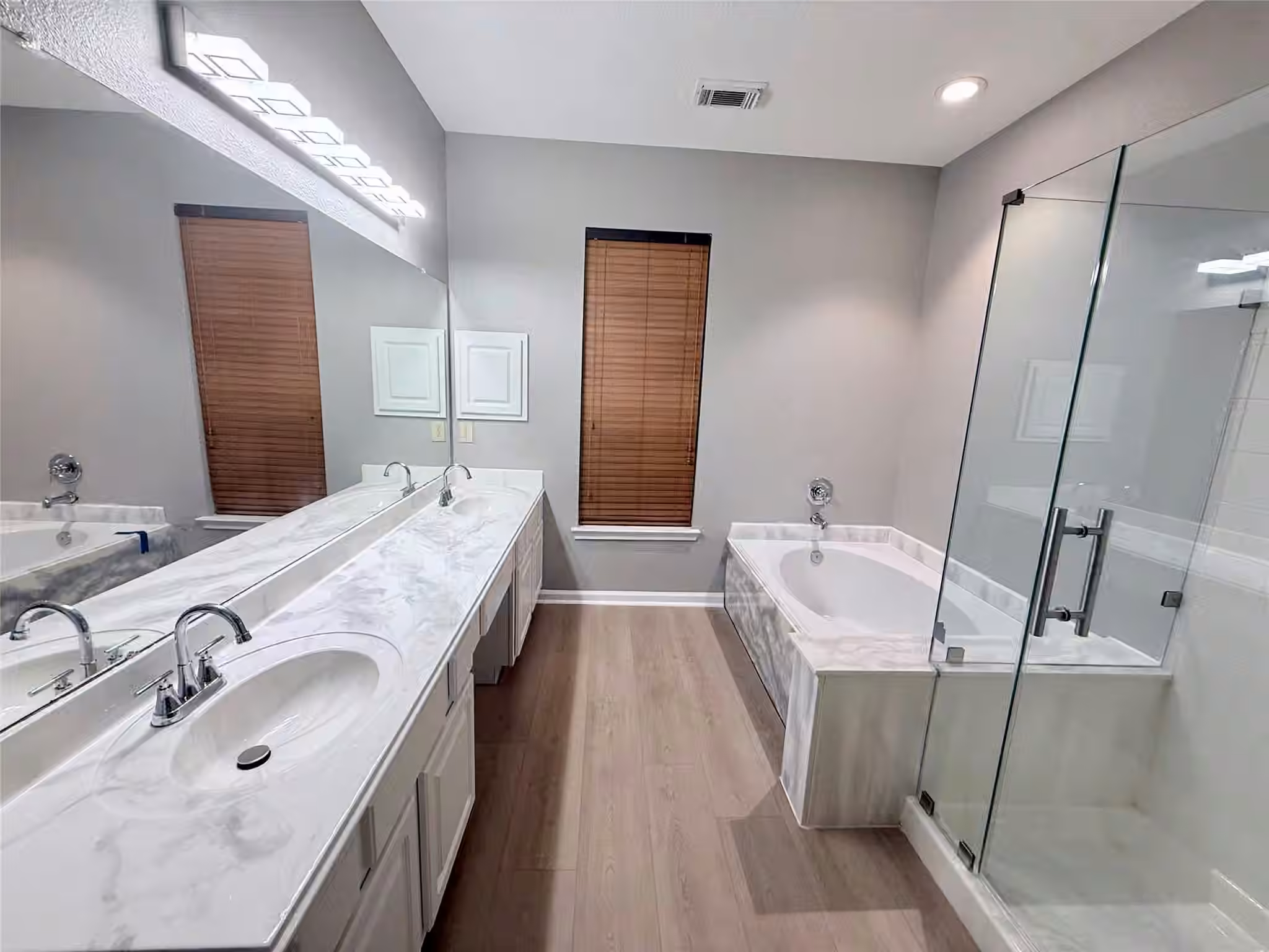 Photo 5 of 2915 Veva Drive, Pearland, TX
