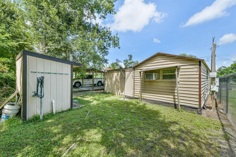 Photo 4 of 218 Shady Oaks, Alvin, TX