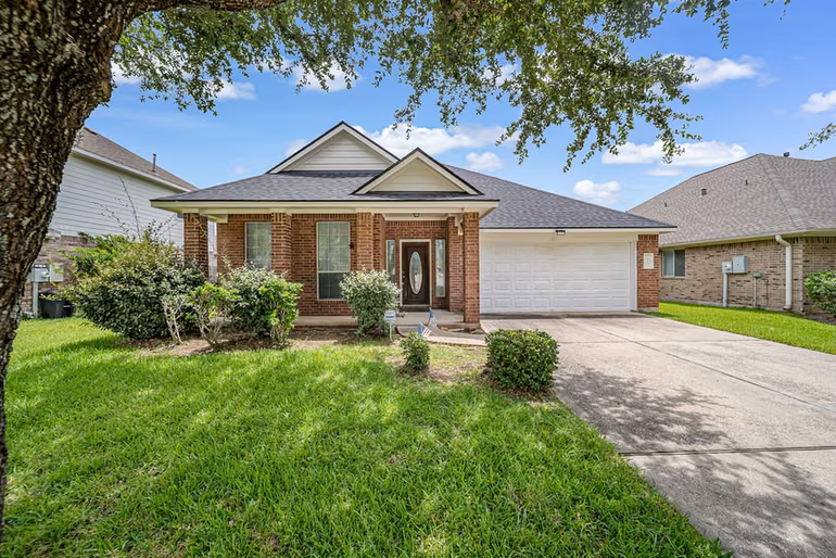 Photo of 6533 Canyon Mist Lane, Dickinson, TX 77539