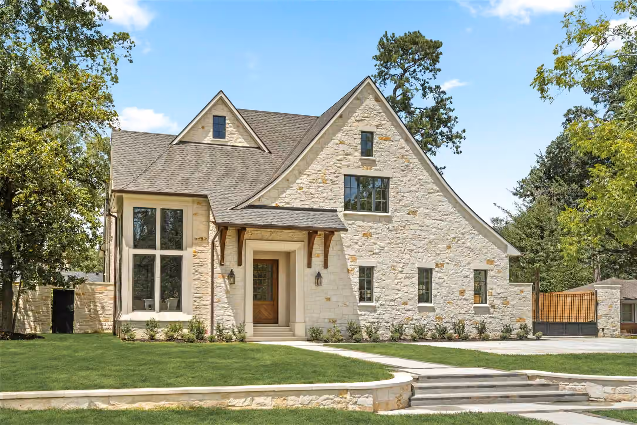 Photo of 521 Trails End Street, Houston, TX