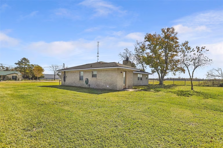 Photo 3 of 17219 Janacek Road, Crosby, TX