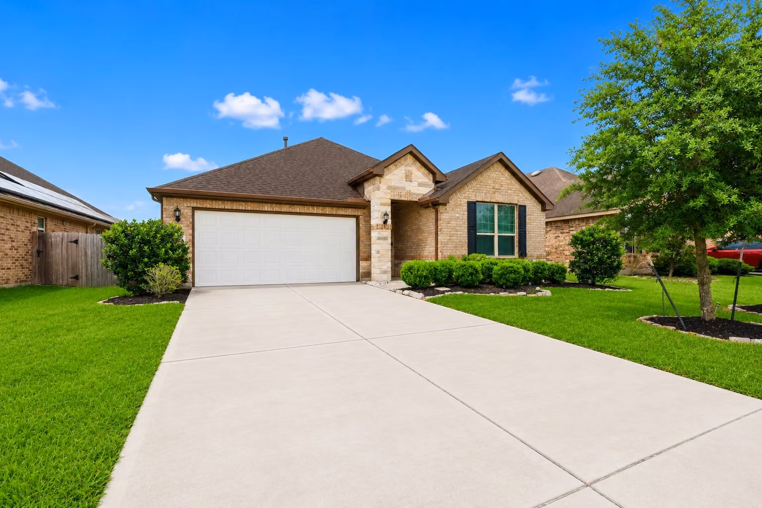 Photo 2 of 2327 Cherrington Woods Lane, Richmond, TX