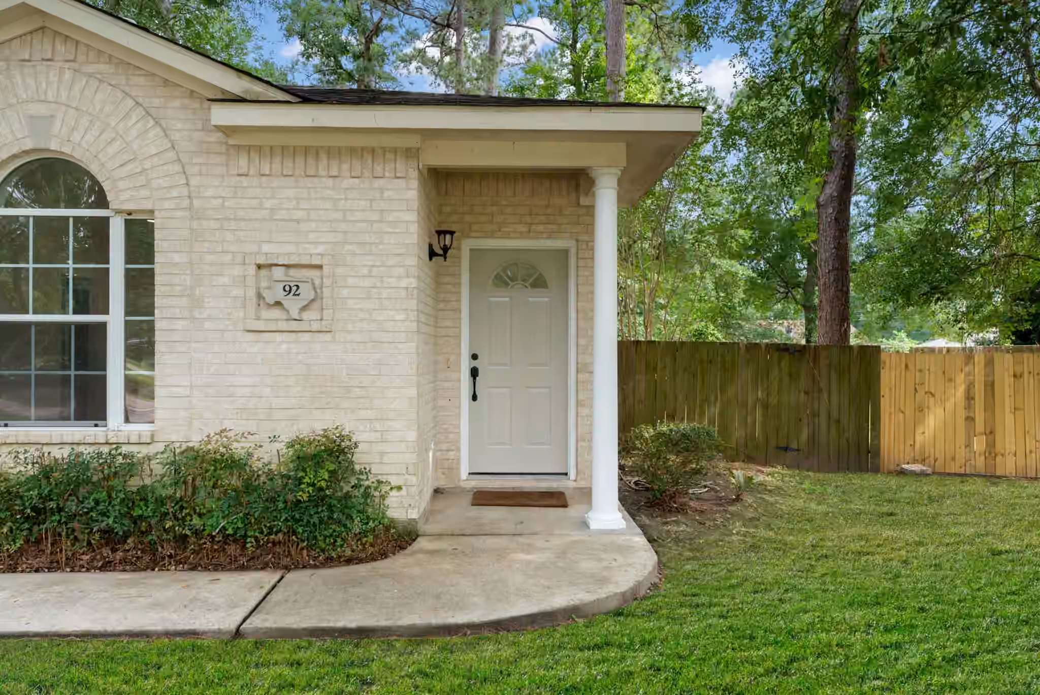 Photo 3 of 92 Tupelo Lane, Conroe, TX