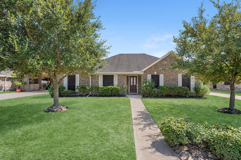 Photo 2 of 6830 Gonzales Point, Manvel, TX