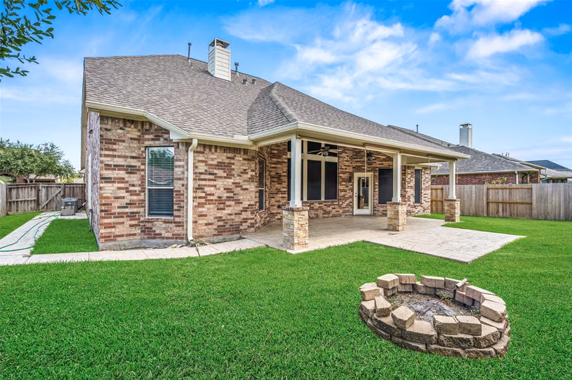 Photo 2 of 2509 Cambria Court, League City, TX
