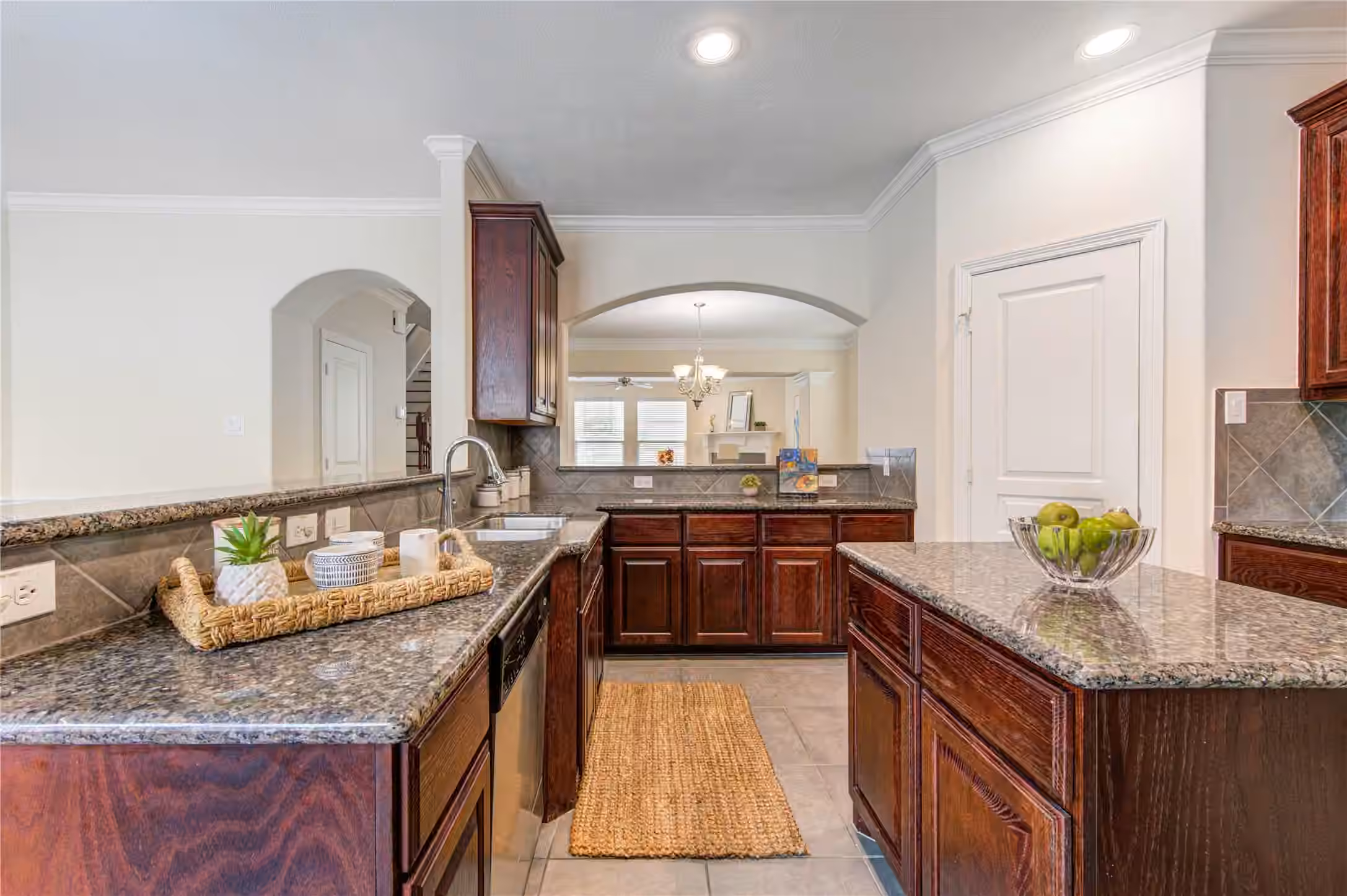 Photo 5 of 2607 Enclave At Shady Acres Court, Houston, TX