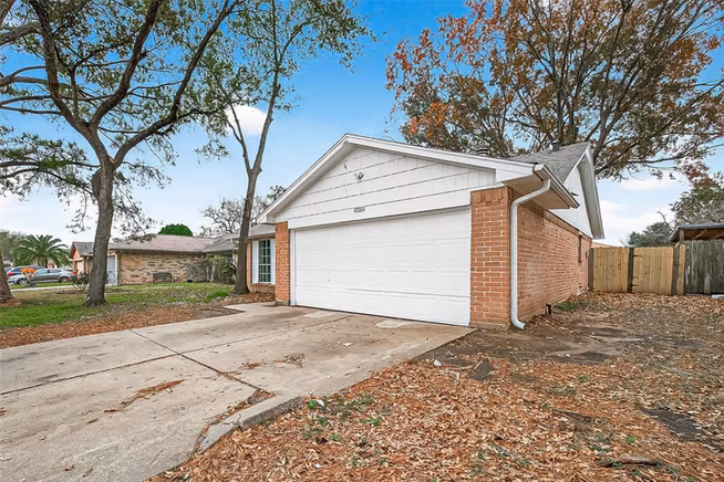 Photo 3 of 16235 La Terra Drive, Houston, TX