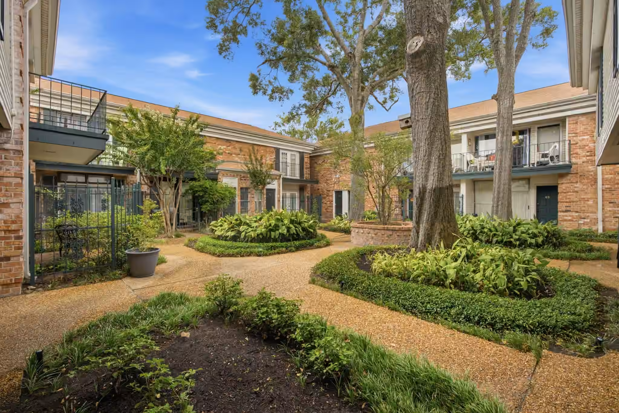 Photo 2 of 3400 Timmons Lane 80, Houston, TX