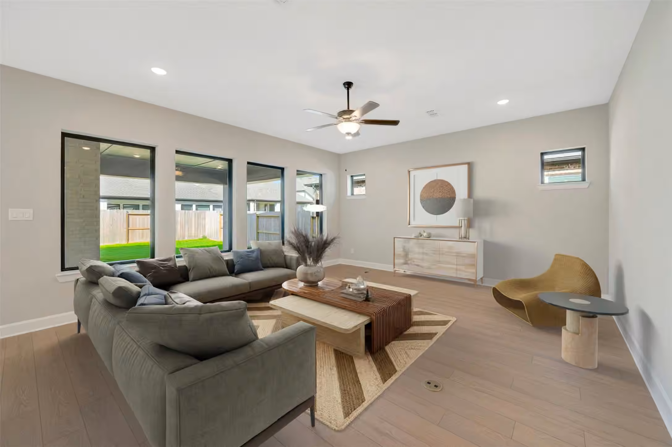 Photo 4 of 12318 Sweet Gum Drive, Mont Belvieu, TX
