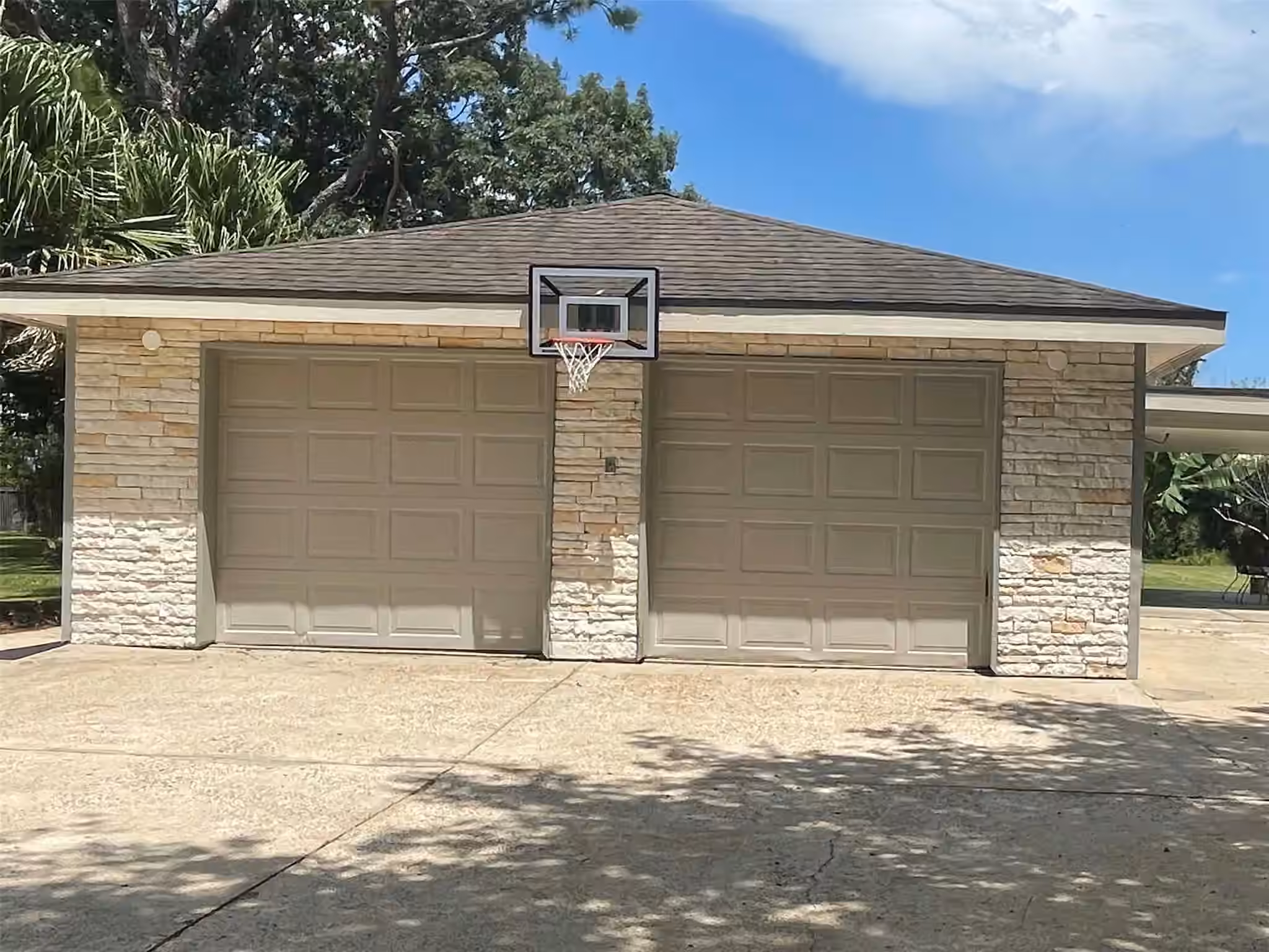 Photo 5 of 4920 Almeda Genoa Road, Houston, TX