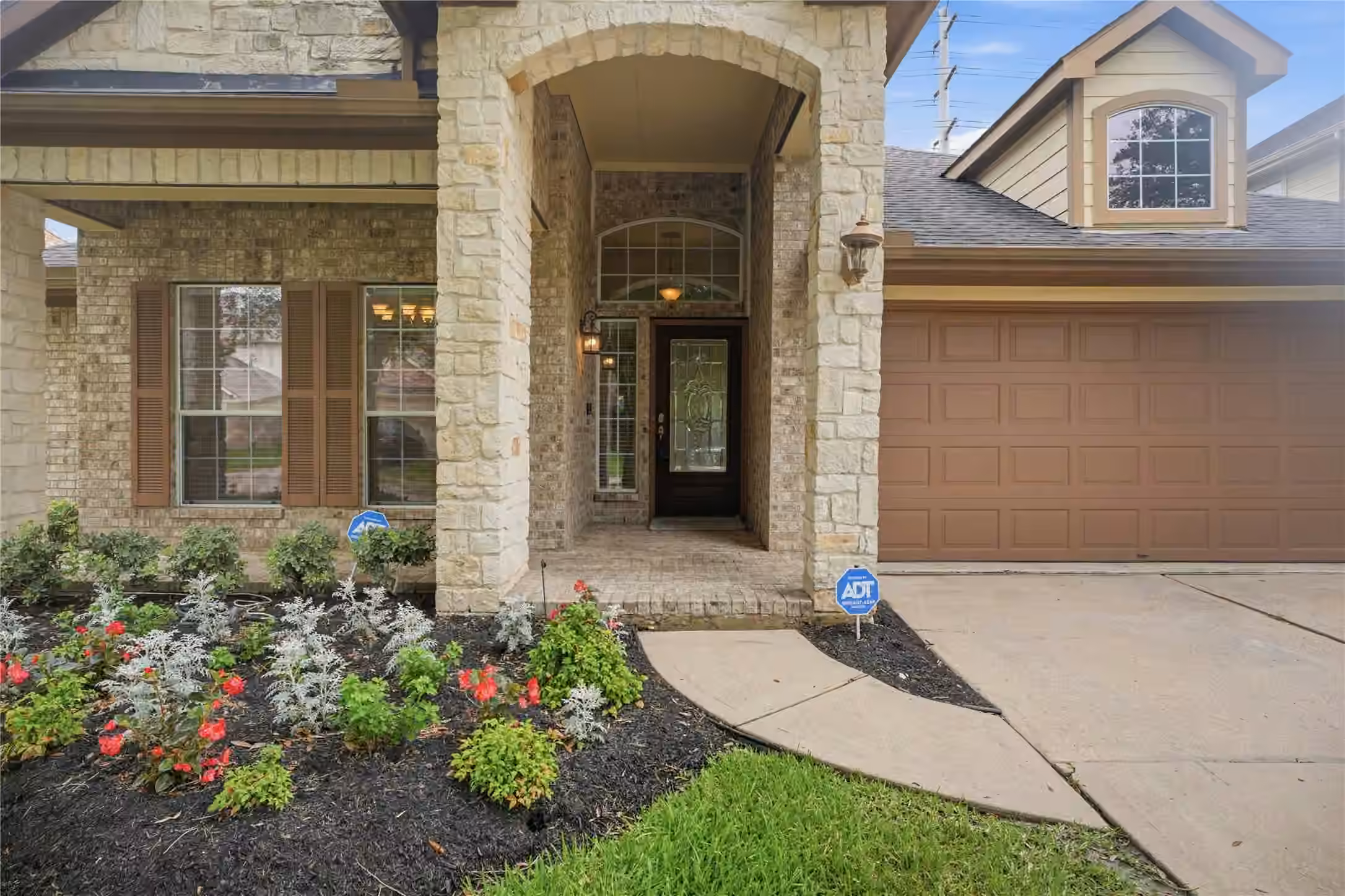 Photo of 12811 Flat Creek Drive, Pearland, TX