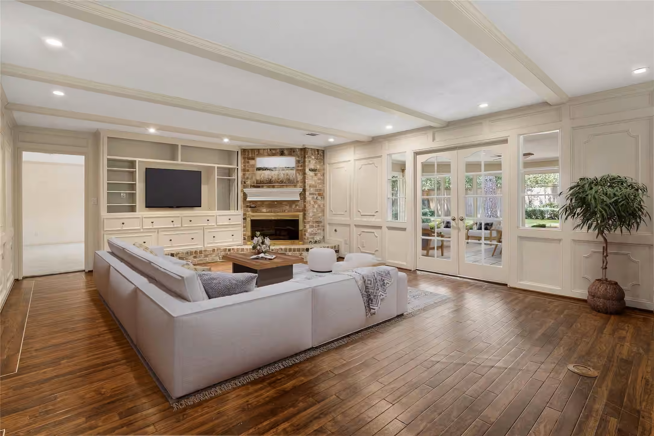 Photo 7 of 15211 Rainhollow Drive, Houston, TX
