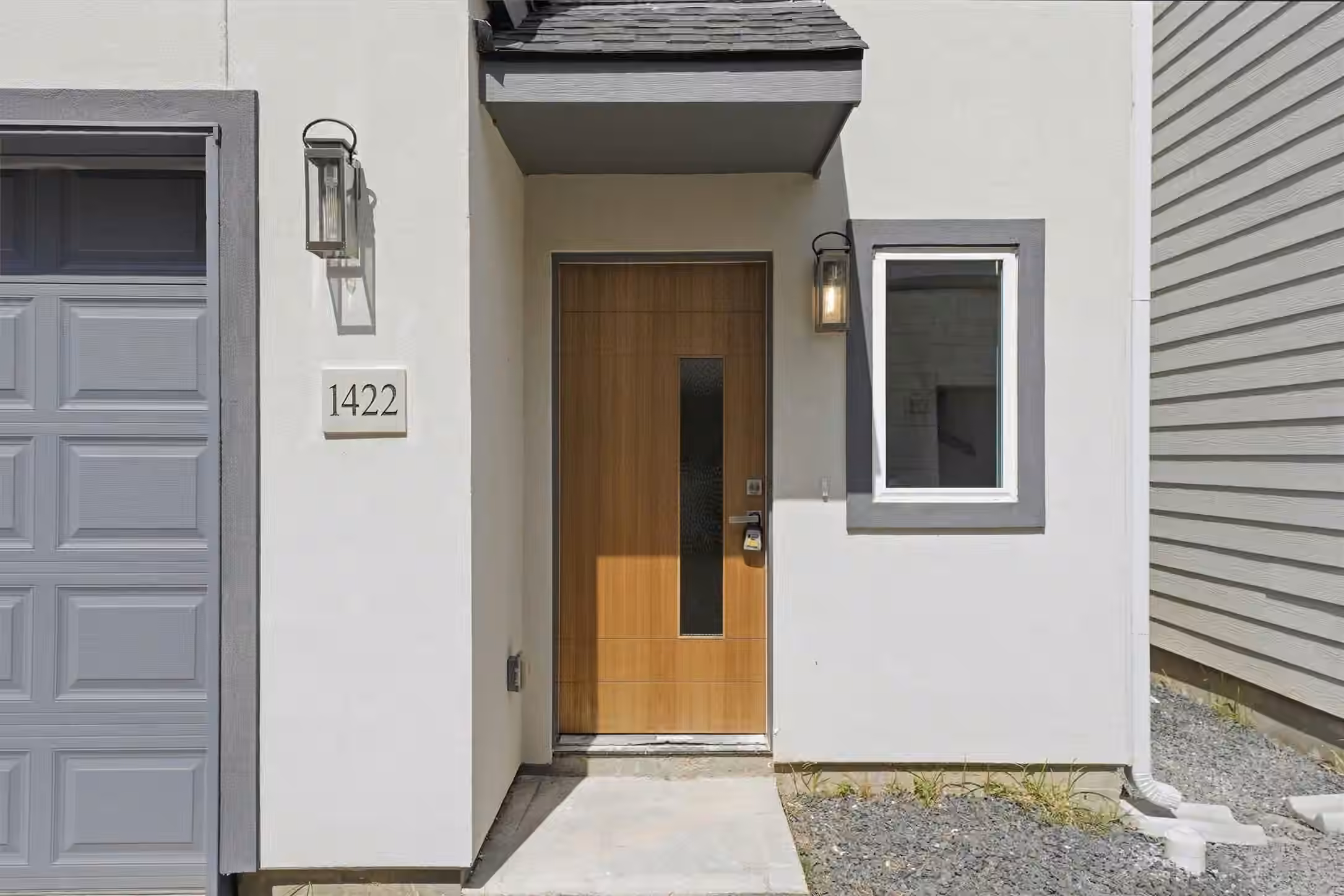 Photo 2 of 1422 W 34th 1/2 Street, Houston, TX