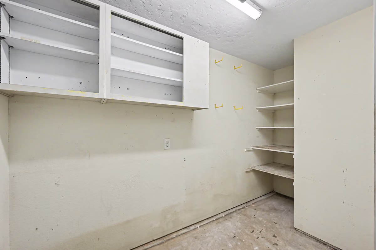 Workshop space in garage