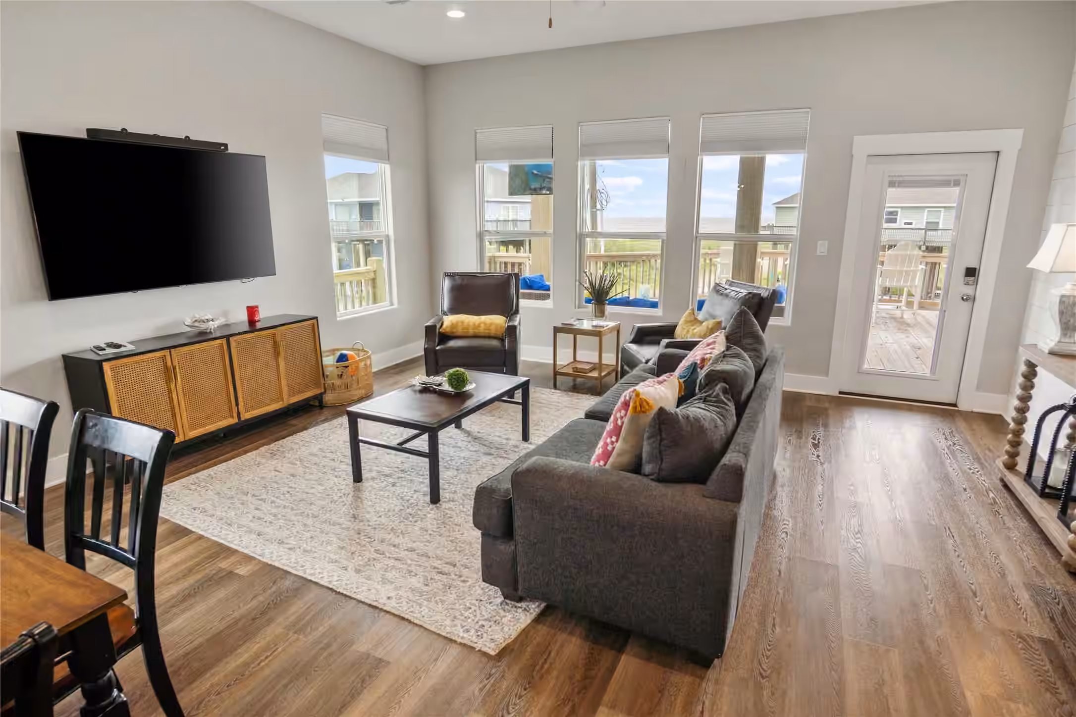 Photo 2 of 804 1/2 W Johnson Crawford Circle, Port Bolivar, TX