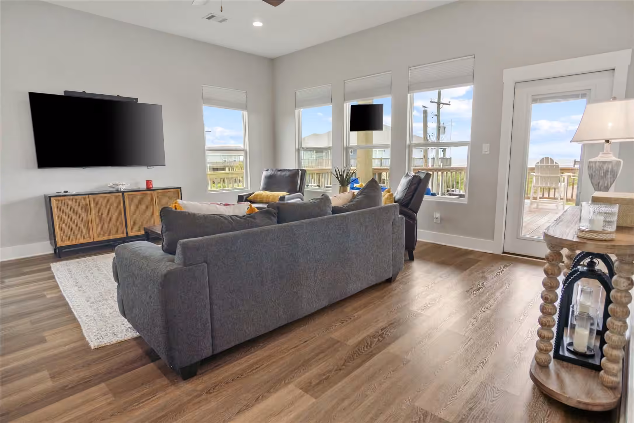 Photo 3 of 804 1/2 W Johnson Crawford Circle, Port Bolivar, TX