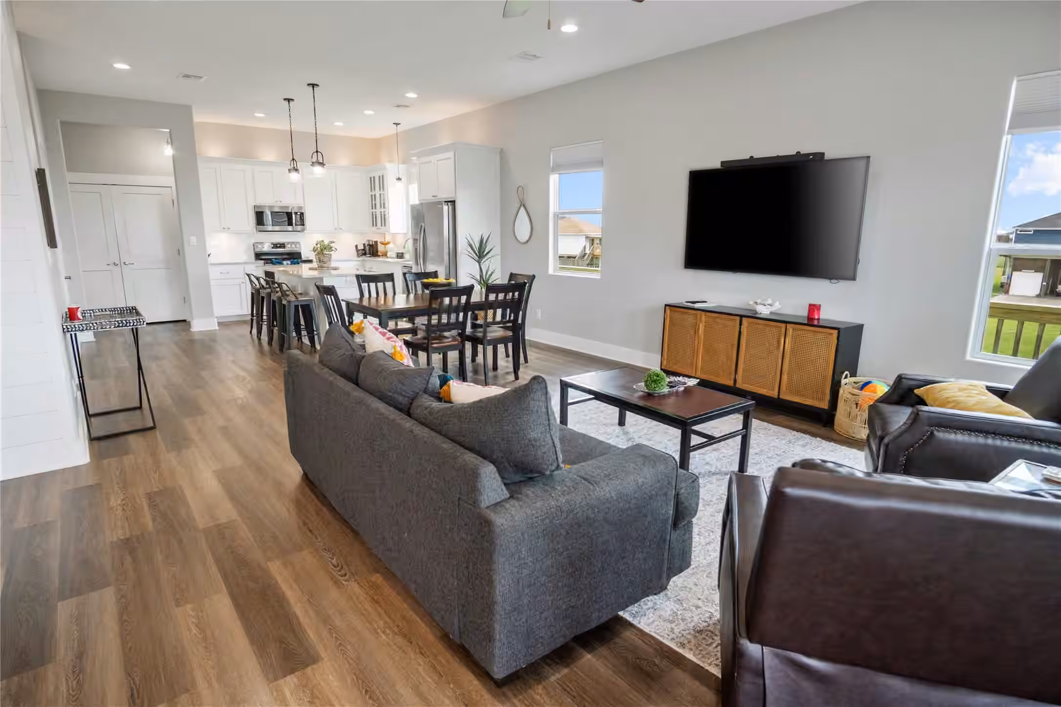 Photo 4 of 804 1/2 W Johnson Crawford Circle, Port Bolivar, TX