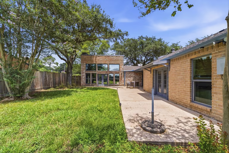 Photo 5 of 4330 Shady Springs Drive, Seabrook, TX