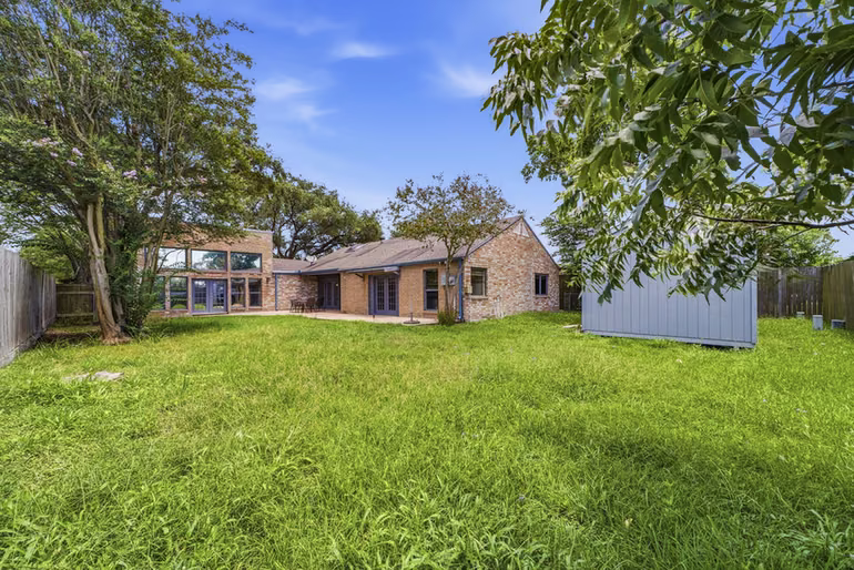 Photo 6 of 4330 Shady Springs Drive, Seabrook, TX