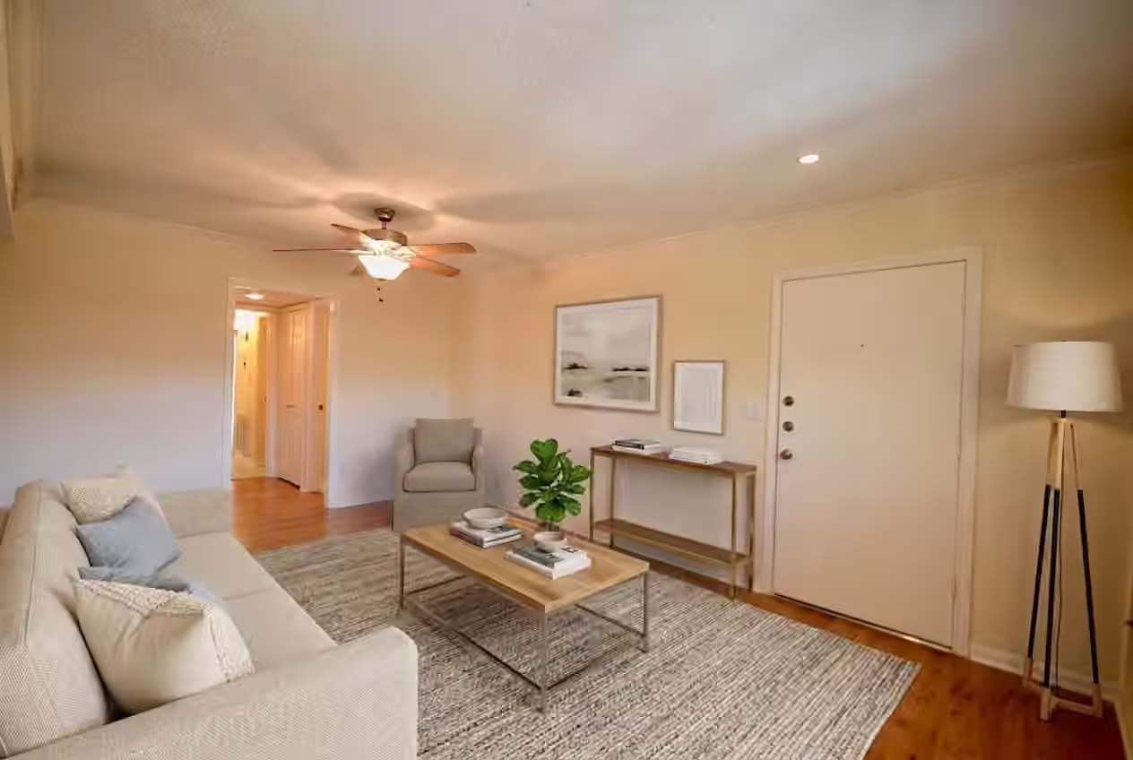 Photo 4 of 6443 Bayou Glen Road, Houston, TX