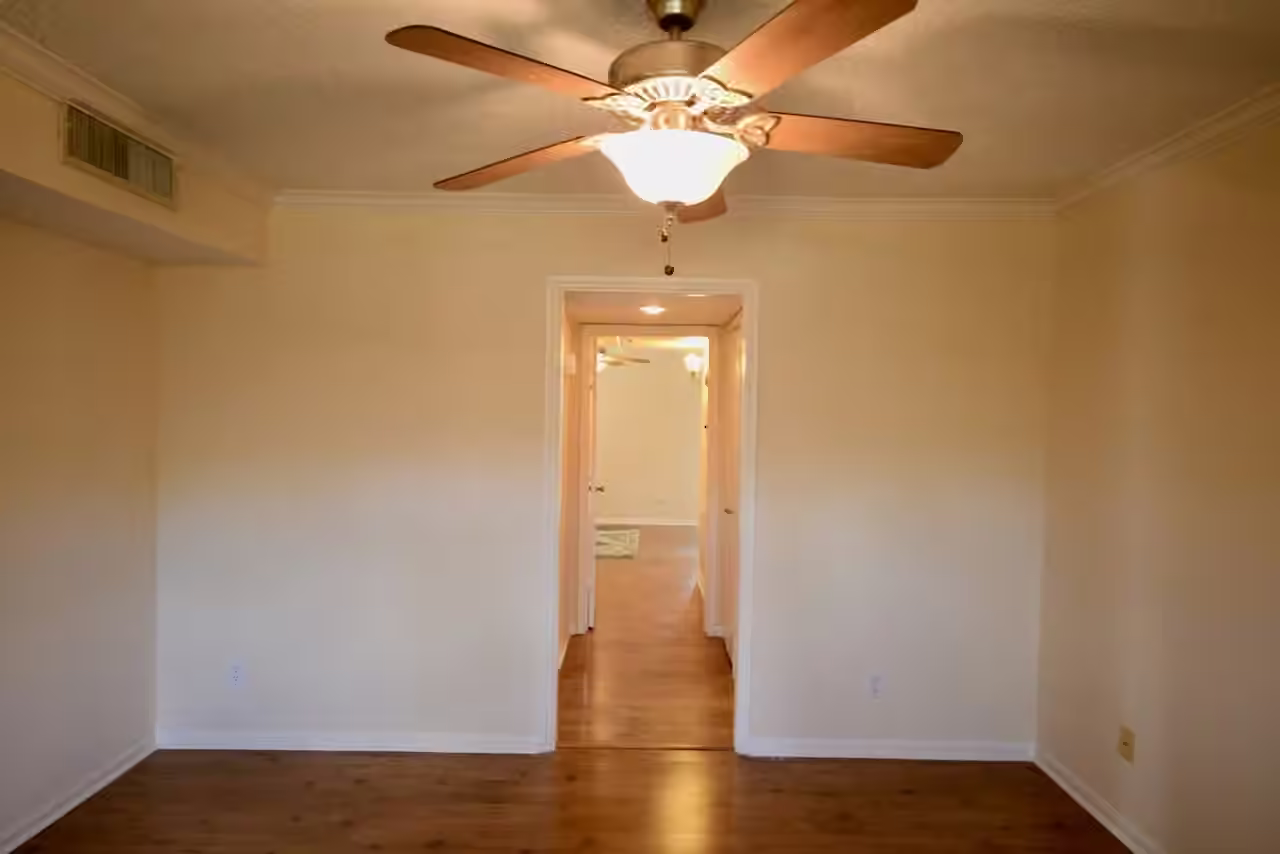Photo 6 of 6443 Bayou Glen Road, Houston, TX