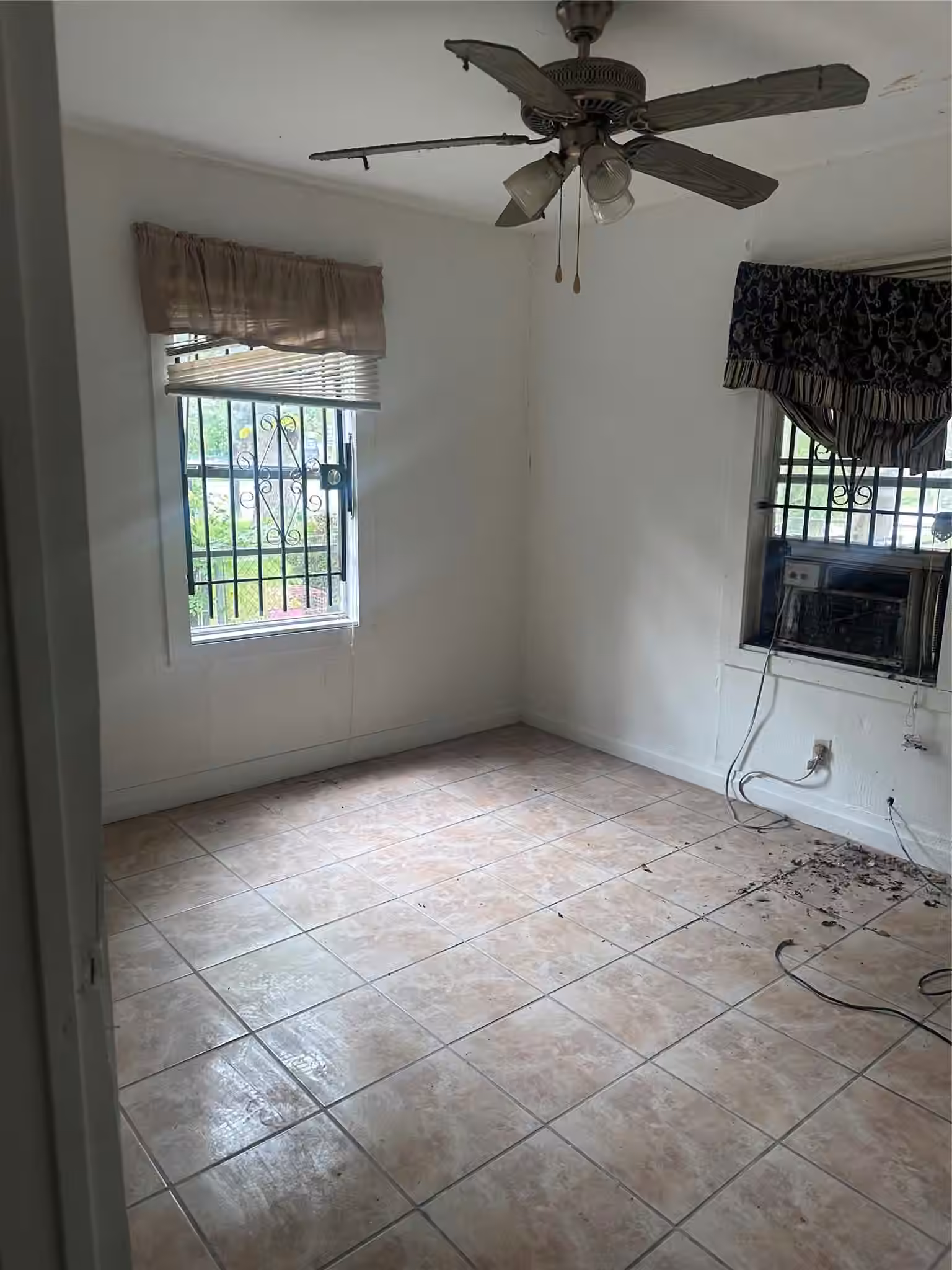 Photo 6 of 2308 Russell Street, Houston, TX