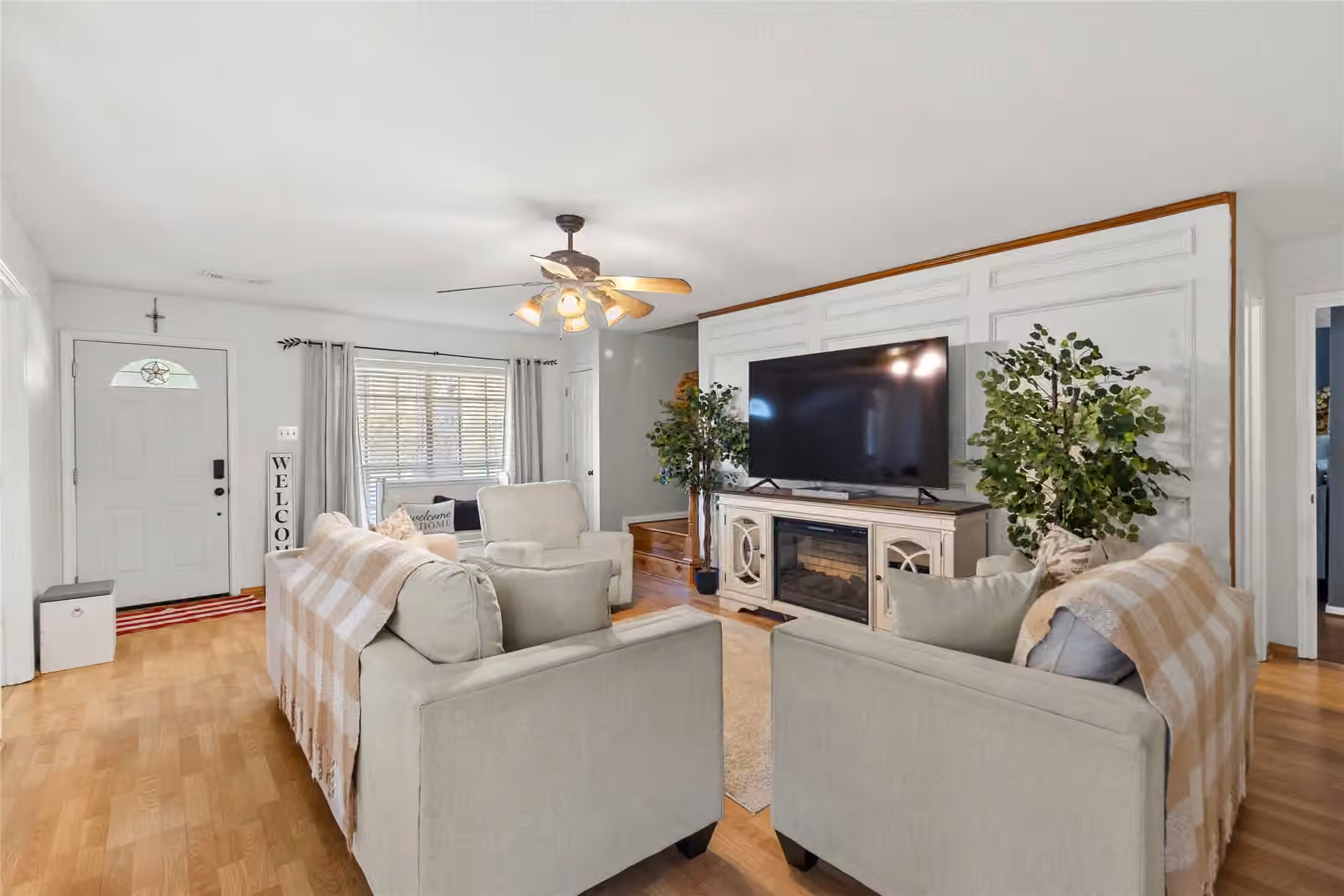 Photo 6 of 117 E Park Drive, Conroe, TX