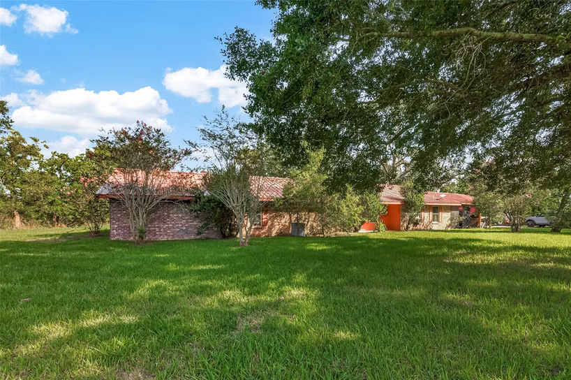Photo 2 of 150 County Road 2296, Cleveland, TX