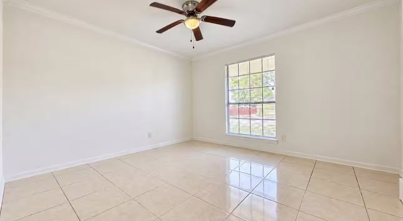 Photo 4 of 11630 Sageglen Drive, Houston, TX