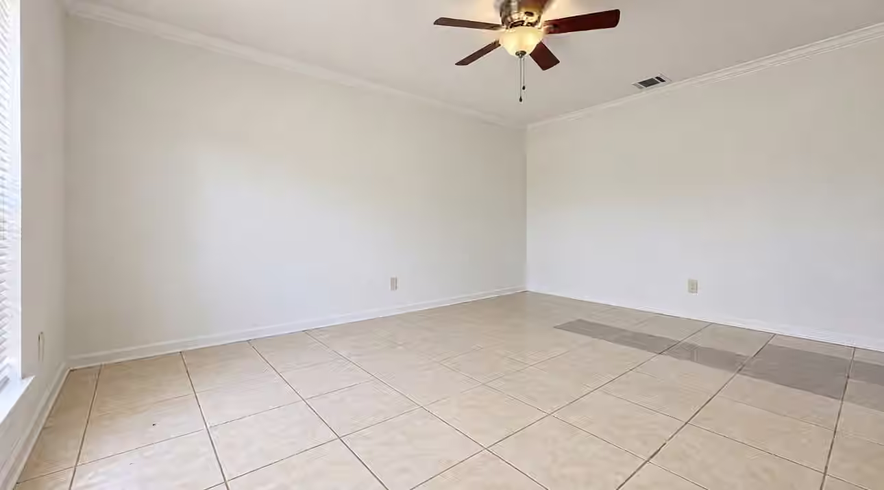 Photo 7 of 11630 Sageglen Drive, Houston, TX