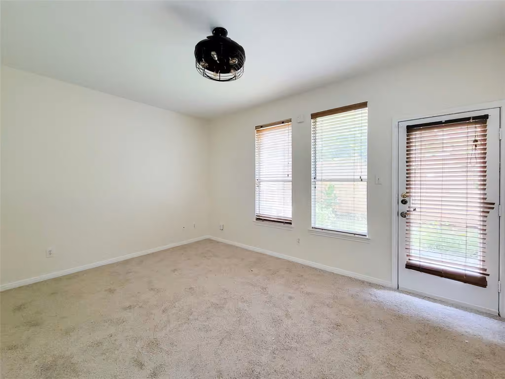 Photo 6 of 34 Waugh B, Houston, TX