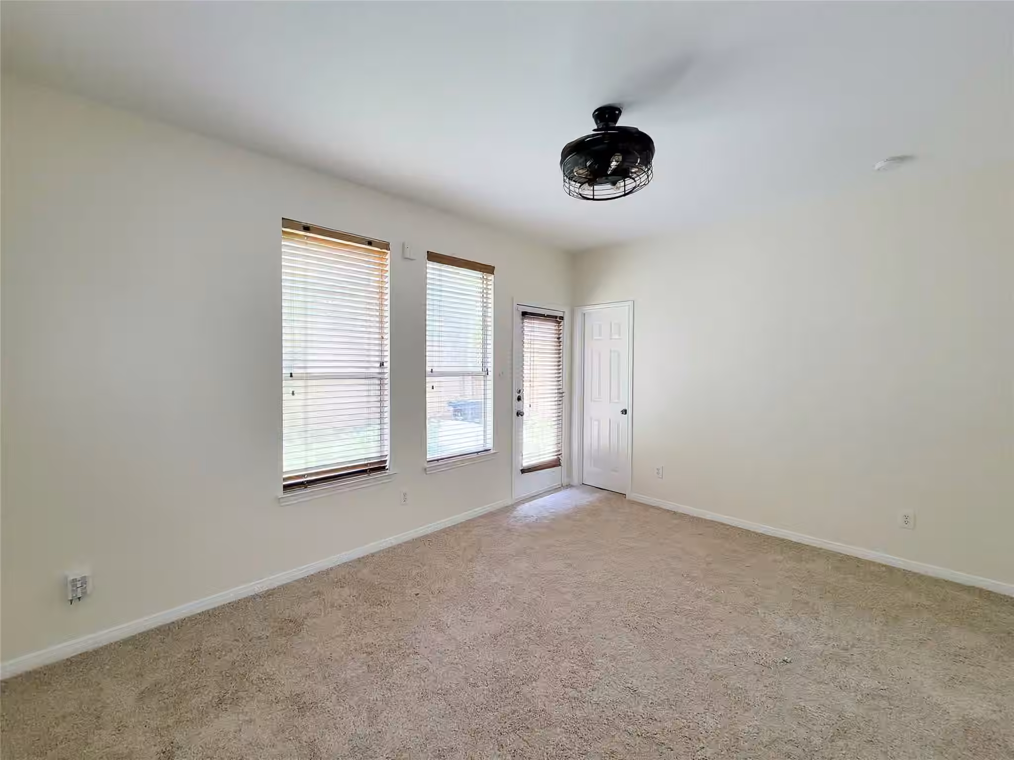 Photo 7 of 34 Waugh B, Houston, TX