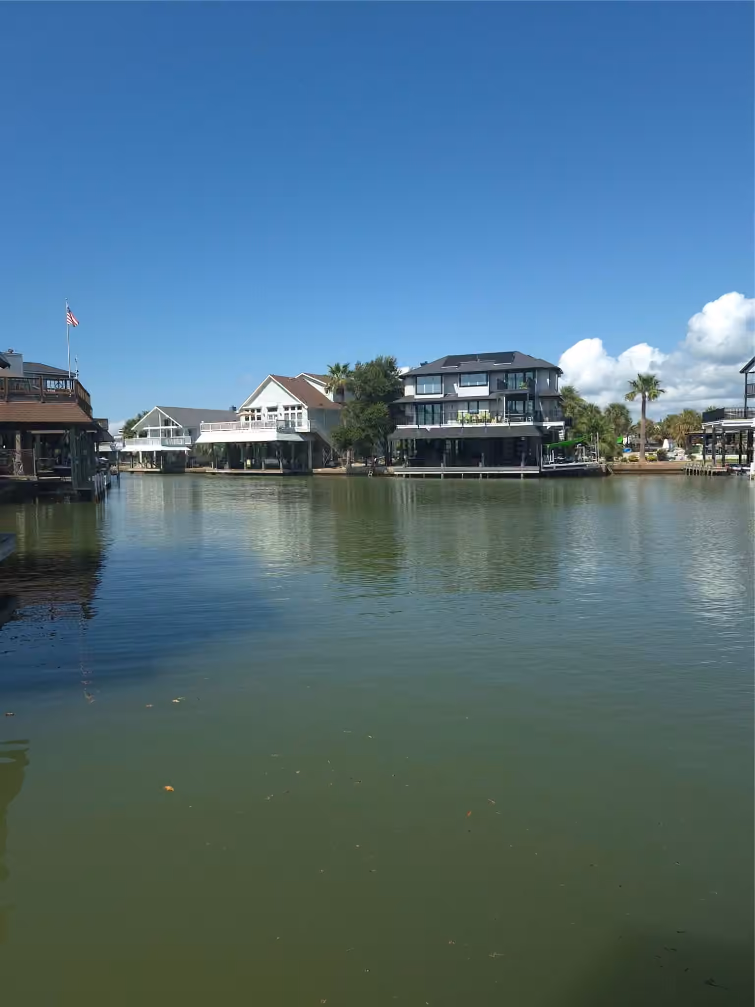 Photo 5 of 129 Quayside Drive, Tiki Island, TX