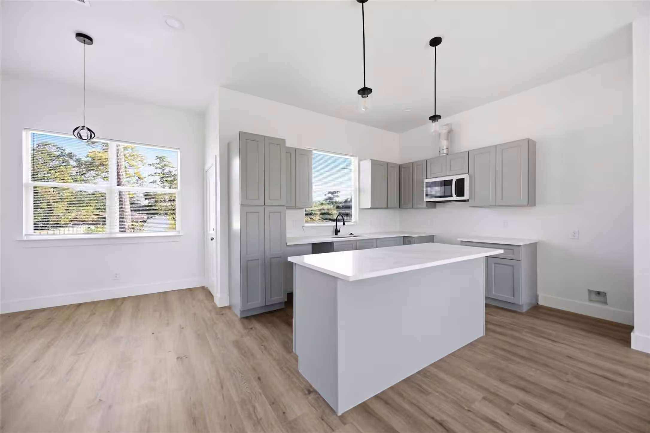 Photo 3 of 2809 Toyah Avenue, Houston, TX