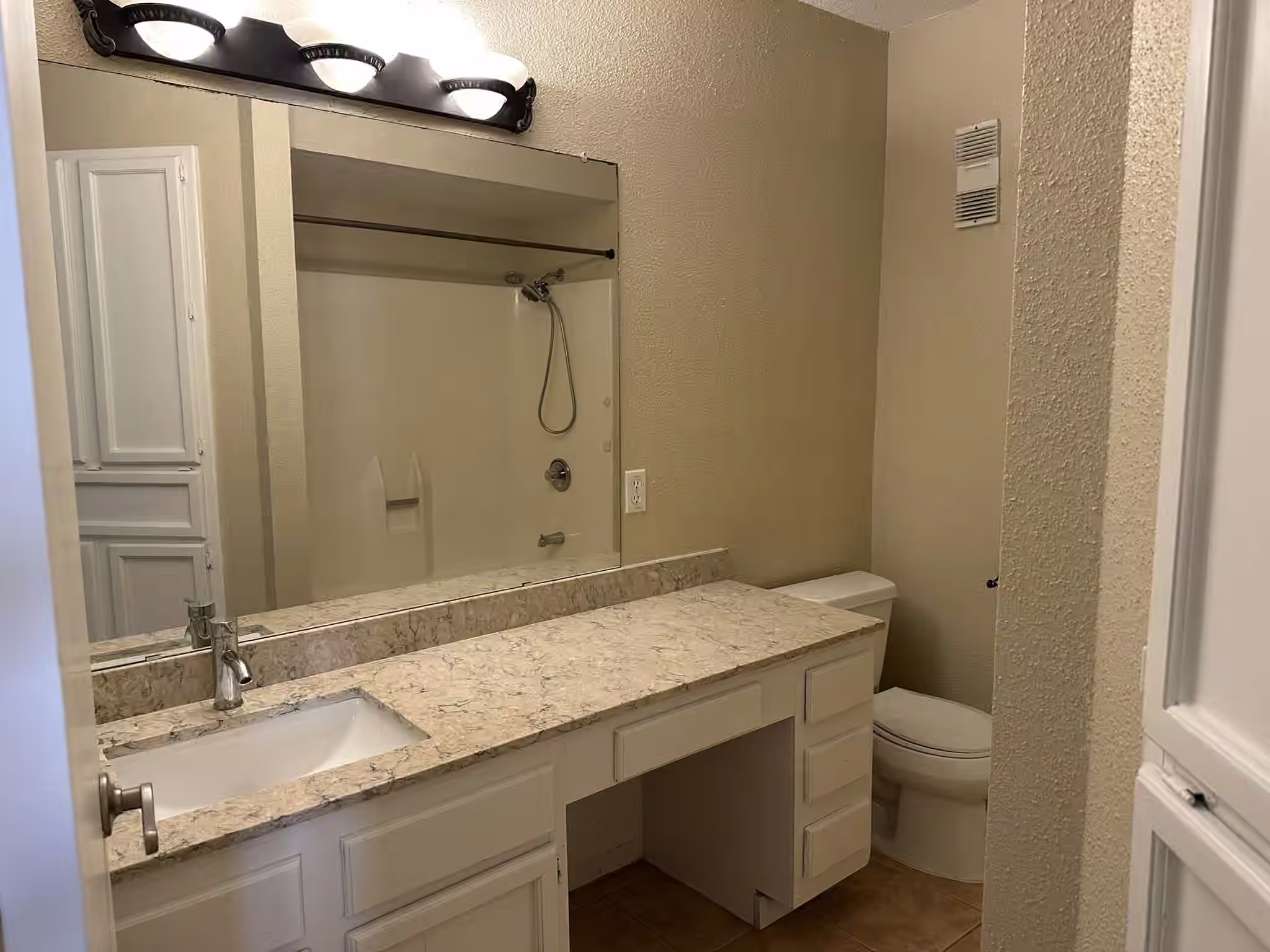 Photo 5 of 8100 Cambridge Street 30, Houston, TX
